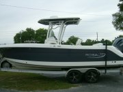 Pre-Owned 2021 Robalo R242 Power Boat for sale 2021 Robalo R242 for sale in INVERNESS, FL