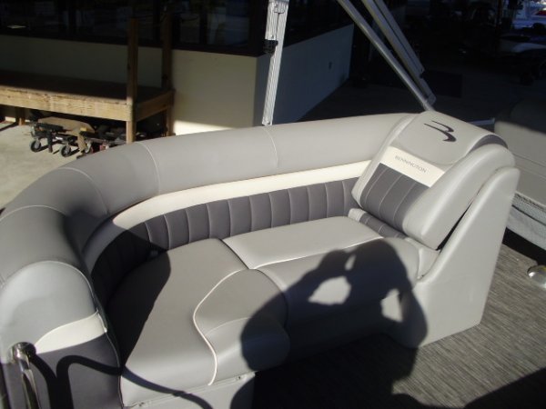 New 2022  powered Bennington Boat for sale 2022 Bennington 24LXFB for sale in INVERNESS, FL