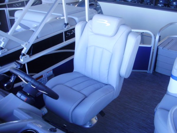 Helm Seat 2023 Bennington 20SVF for sale in INVERNESS, FL