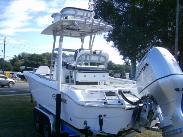 Pre-Owned 2018  powered Caravelle Boat for sale 2018 Crevalle 24 Bay W/ 2nd Station for sale in INVERNESS, FL