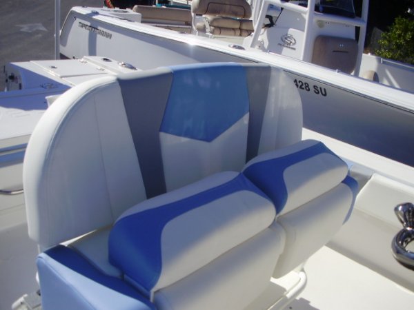 Leaning post 2023 Robalo 266 Cayman for sale in INVERNESS, FL