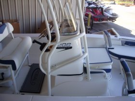 2023 Robalo 206 Cayman for sale at APOPKA MARINE in INVERNESS, FL