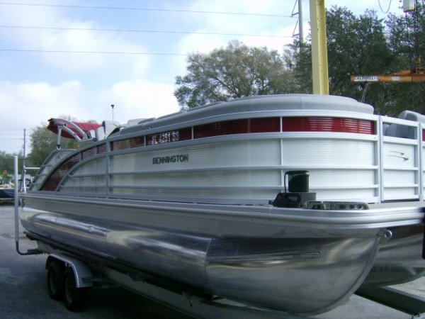 Used 2021  powered Bennington Boat for sale 2021 Bennington 23 RSB Tritoon for sale in INVERNESS, FL
