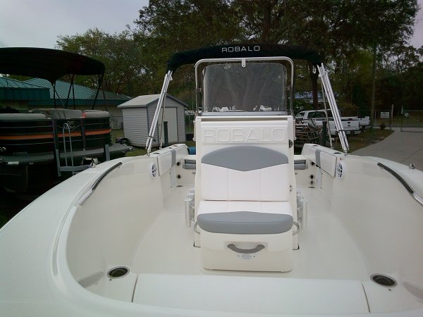 Used 2021  powered Robalo Boat for sale 2021 Robalo R180 for sale in INVERNESS, FL