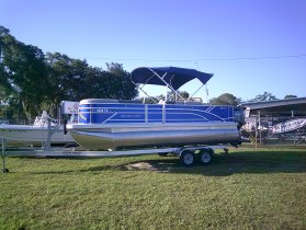 2026 Bennington 20SVS Tri-toon for sale at APOPKA MARINE in INVERNESS, FL