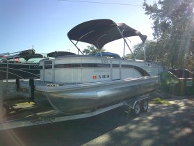 2024 Bennington 20 SXL Tri-toon for sale at APOPKA MARINE in INVERNESS, FL