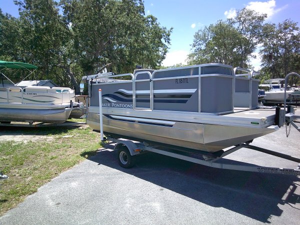 Used 2022  powered Power Boat for sale 2022 Playcraft Laker 14' Minitoon. for sale in INVERNESS, FL