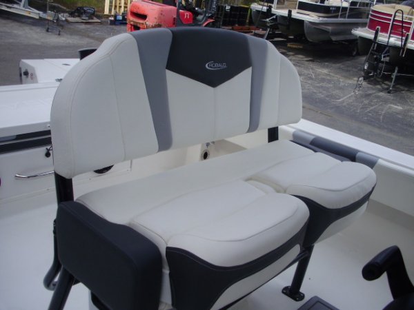 Helm Seat 2022 Robalo 266 Cayman for sale in INVERNESS, FL
