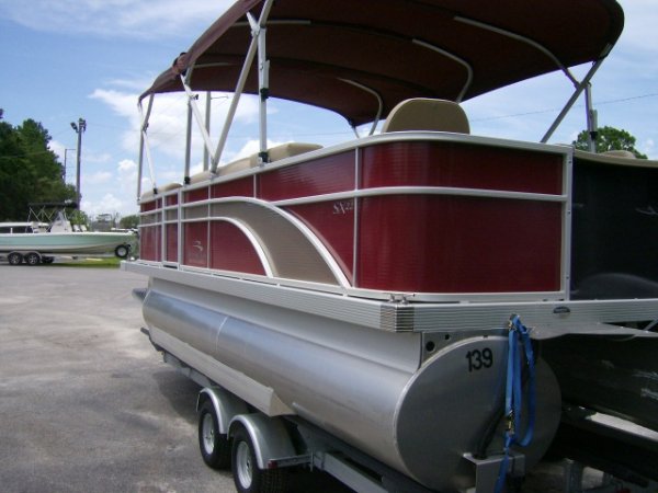 Used 2016  powered Bennington Boat for sale 2016 Bennington 22SSX for sale in INVERNESS, FL