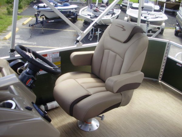 Helm Seat 2023 Bennington 21SL for sale in INVERNESS, FL