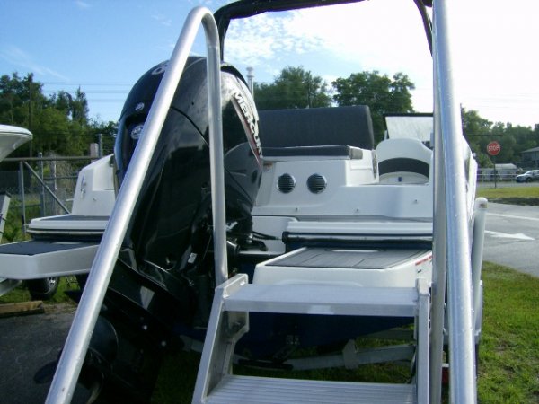 Used 2022  powered Power Boat for sale 2022 Bayliner DX2000 for sale in INVERNESS, FL