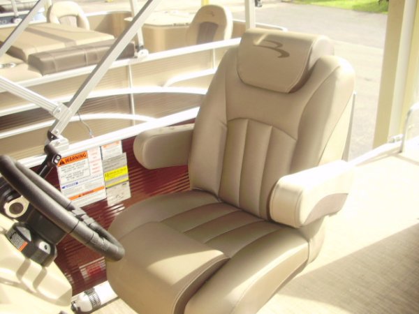 Helm Seat 2023 Bennington 20SL for sale in INVERNESS, FL