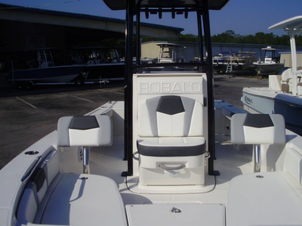Robalo Boats 2023 Robalo 226 Cayman for sale in INVERNESS, FL