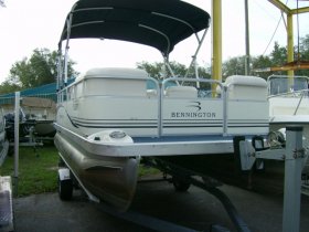 2006 Bennington 185 GL Pontoon for sale at APOPKA MARINE in INVERNESS, FL