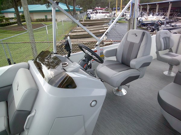 Used 2023  powered Power Boat for sale 2023 Bennington 21SXSAPG for sale in INVERNESS, FL