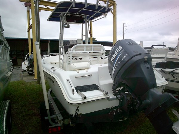 Pre-Owned 2007  powered Sea Hunt Boat for sale 2007 Sea Hunt 186 Triton for sale in INVERNESS, FL