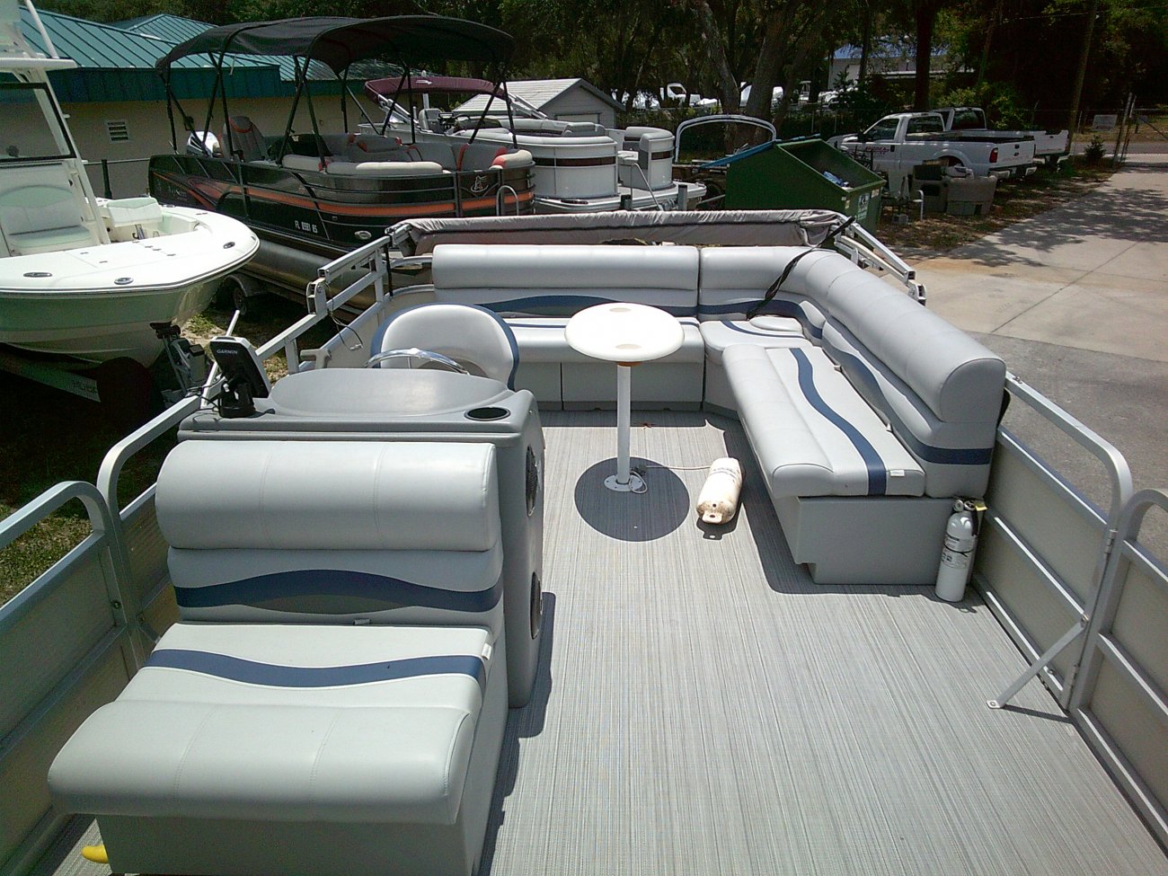 Pre-Owned 1999 Sylvan 18' Elite Pontoon For Sale