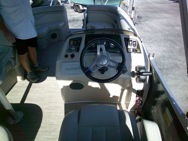 Used 2018  powered Bennington Boat for sale 2018 Bennington 21SSX Tri-toon for sale in INVERNESS, FL