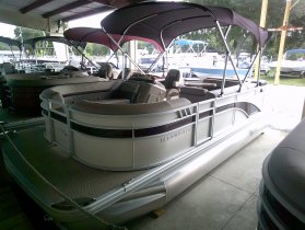 2024 Bennington 20SLX for sale at APOPKA MARINE in INVERNESS, FL