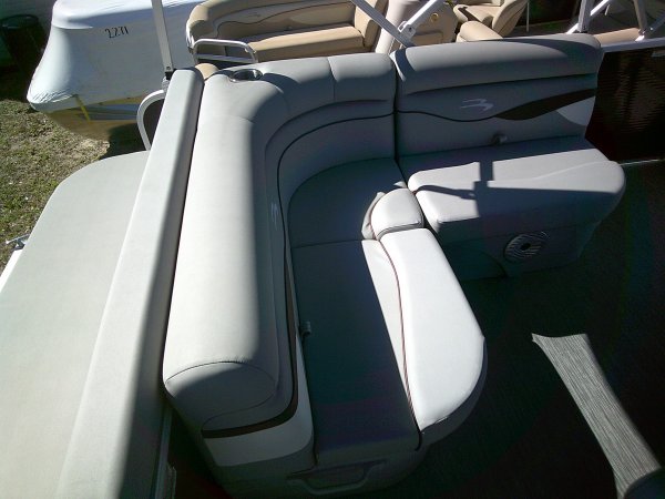 Pre-Owned 2023  powered Power Boat for sale 2023 Bennington 208SLJ Tri-toon for sale in INVERNESS, FL