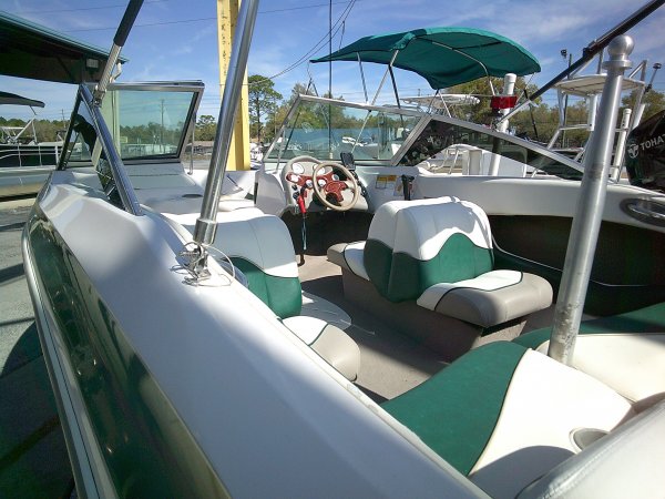 Used 2004  powered Tahoe Boat for sale 2004 Tahoe Q3 Bowrider for sale in INVERNESS, FL
