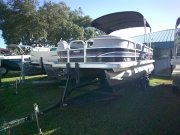 Used 2015 Tracker Power Boat for sale 2015 Tracker 22' Party Barge DLX for sale in INVERNESS, FL