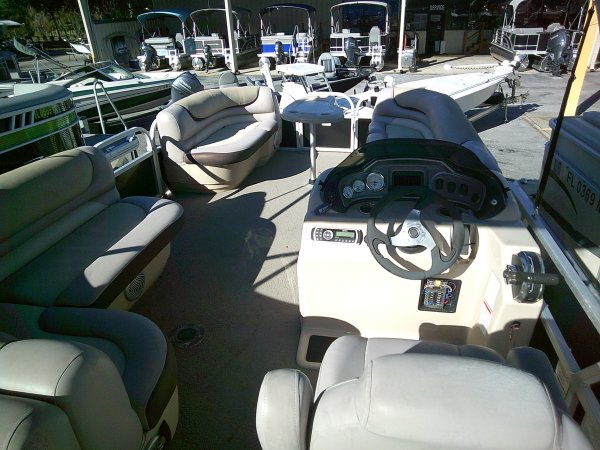 Used 2015 Tracker for sale 2015 Tracker 22' Party Barge DLX for sale in INVERNESS, FL