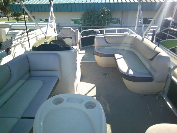 Used 2015 Power Boat for sale 2015 Tracker 22' Party Barge DLX for sale in INVERNESS, FL