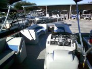 Pre-Owned 2021  powered Bennington Boat for sale 2021 Bennington 25LSB Tritoon for sale in INVERNESS, FL