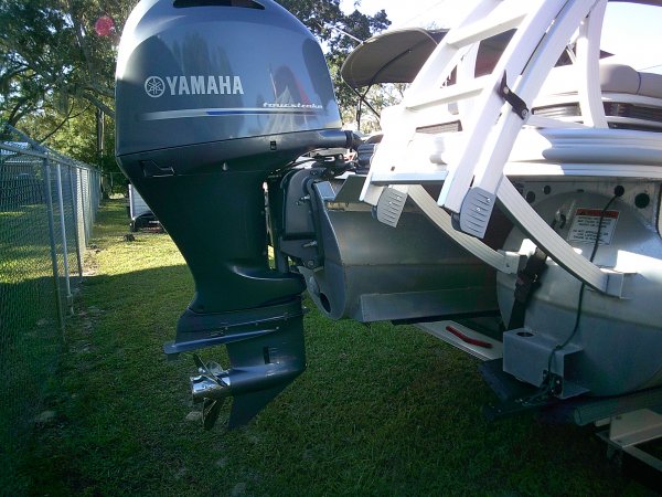 Pre-Owned 2021  powered Bennington Boat for sale 2021 Bennington 25LSB Tritoon for sale in INVERNESS, FL