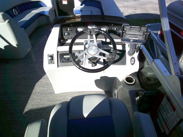 Pre-Owned 2021  powered Bennington Boat for sale 2021 Bennington 25LSB Tritoon for sale in INVERNESS, FL