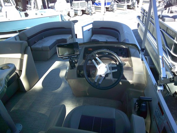 Pre-Owned 2024 Bennington Power Boat for sale 2024 Bennington 20 SXL Tri-toon for sale in INVERNESS, FL