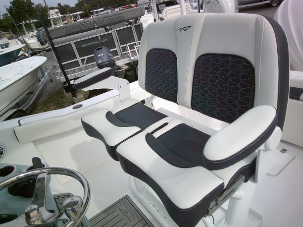 Helm Seat 2026 Tidewater 232CC for sale in INVERNESS, FL