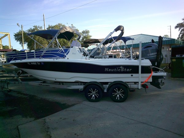 Used 2023  powered Power Boat for sale 2023 Nautic Star 211 Hybrid for sale in INVERNESS, FL