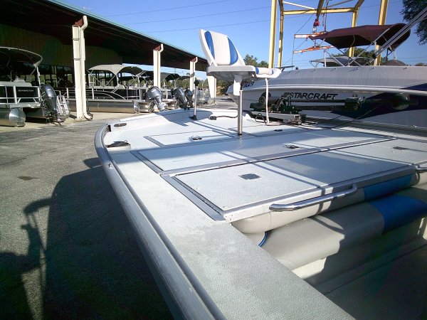 Pre-Owned 2004  powered Duracraft Boat for sale 2004 Duracraft 1874 Tunnel for sale in INVERNESS, FL
