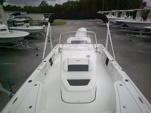 Tidewater Boats 2027 Tidewater 2110 Bay Max for sale in INVERNESS, FL