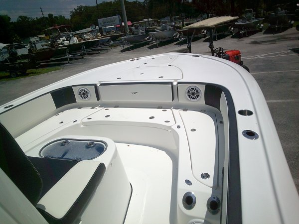 Bow Seating 2027 Tidewater 2700 CB for sale in INVERNESS, FL