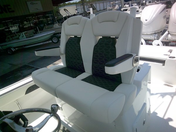 Helm Seats 2027 Tidewater 2700 CB for sale in INVERNESS, FL