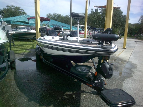 Pre-Owned 2009  powered Skeeter Boat for sale 2009 Skeeter 20 for sale in INVERNESS, FL