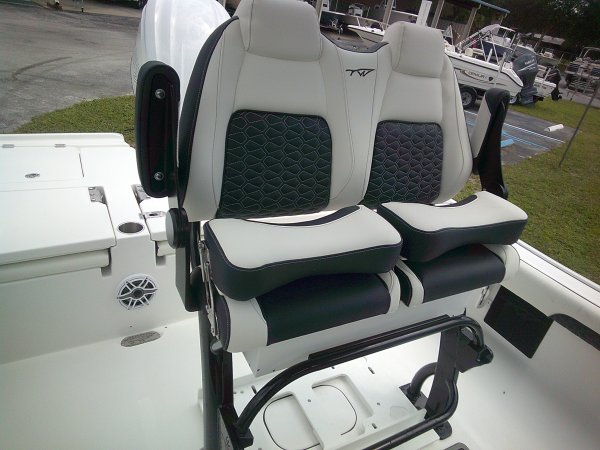Helm Seat 2027 Tidewater 2500CB for sale in INVERNESS, FL